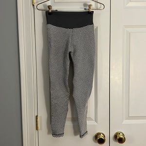 Amazon Ruched Back “TikTok” leggings size small